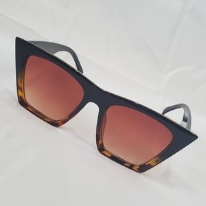 Sexy Black & Leapord Print Cat Eye Sunglasses